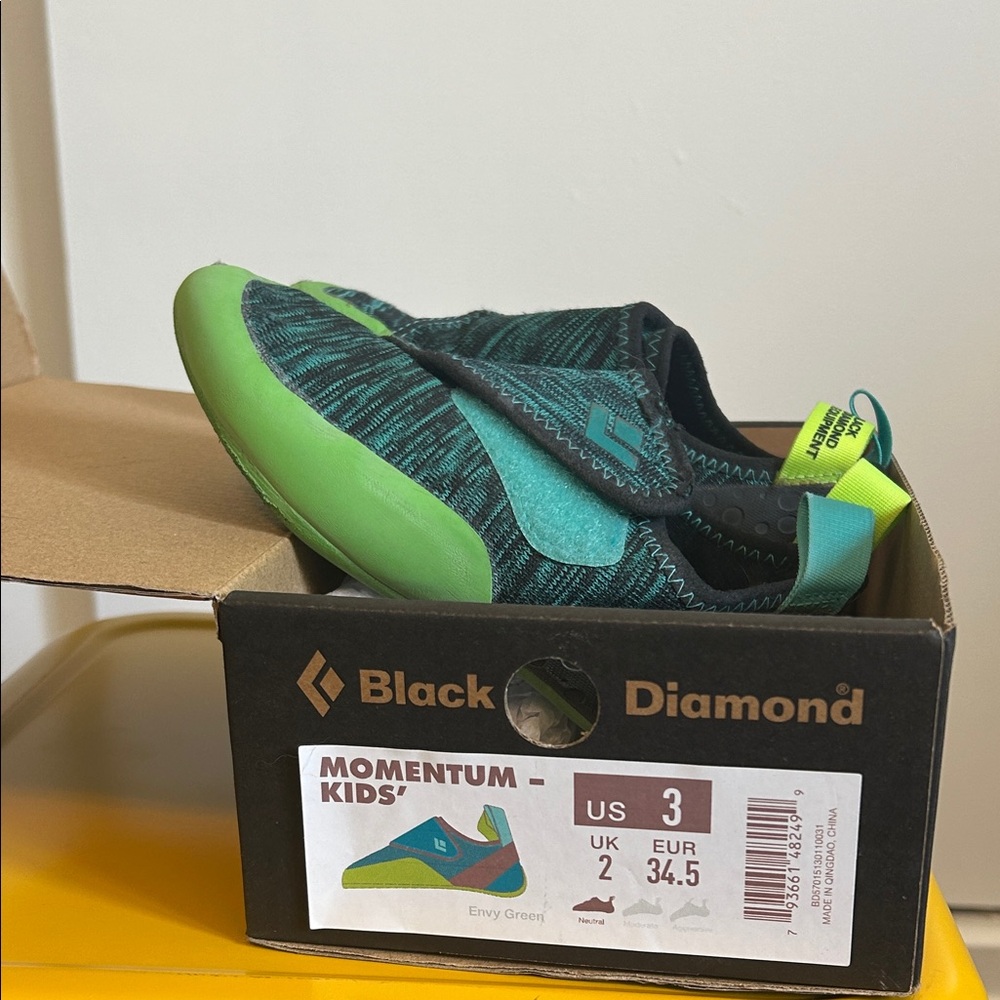 Black Diamond Kids Momentum Climbing Shoes — Green and Teal